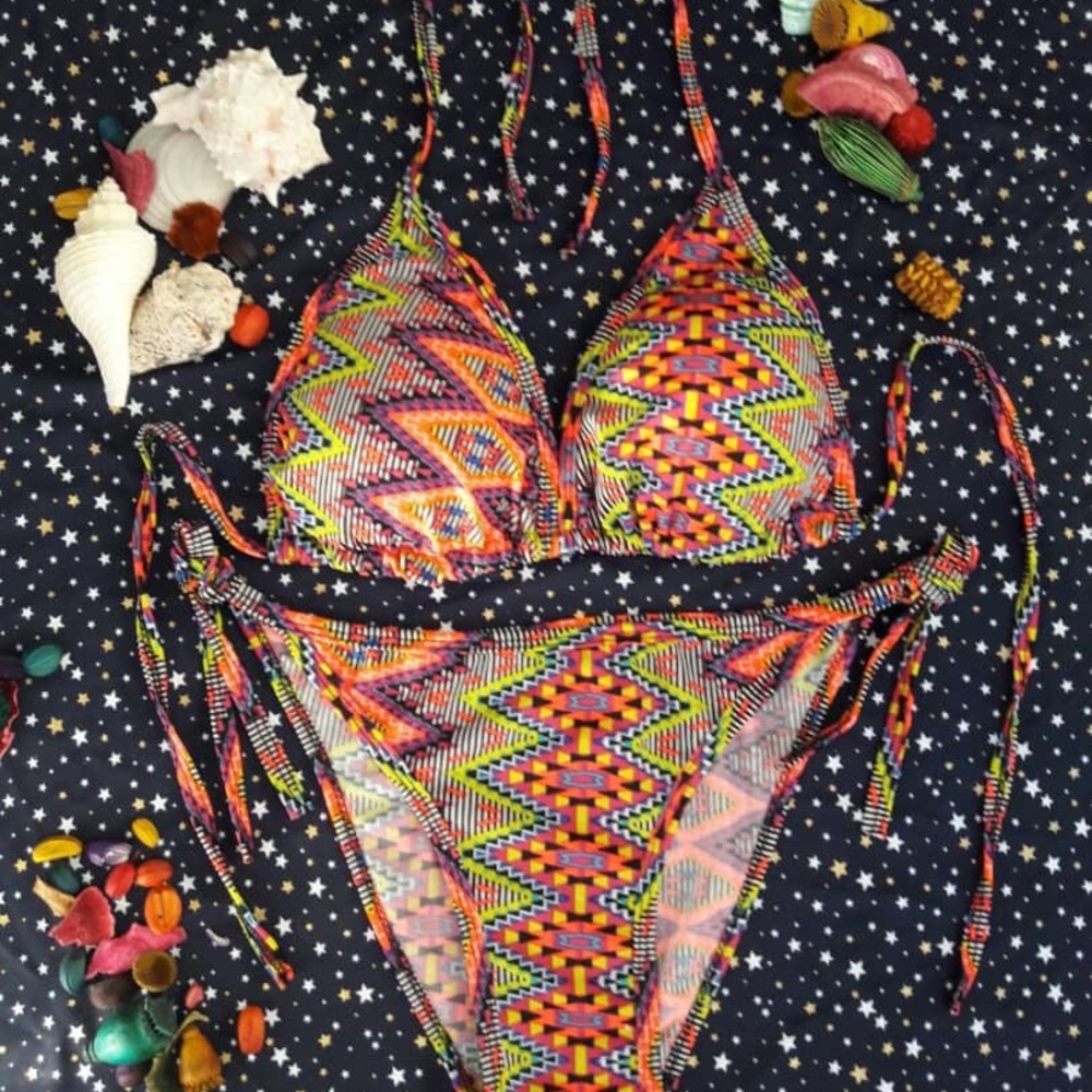 Bikini - Picture 8 of 8
